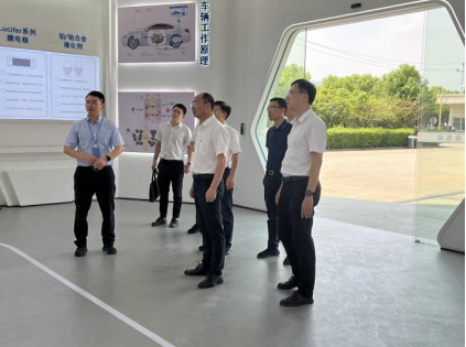 Chen Minglang, Deputy Mayor of Pinghu City, accompanied Wu Maosheng, Deputy Secretary of Ninghua County Committee and County Mayor of Fujian Province, to visit Fengyuan Hydrogen Energy for research